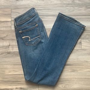 American Eagle Women’s bootcut stretch jeans 4